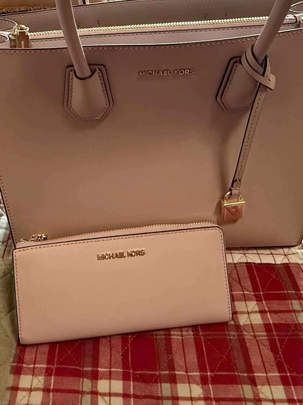 Michael Kors Mercer Large Saffiano Leather Tote & Zip-Around Wallet - Picture 8 of 15